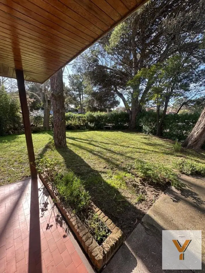 Casa en venta - 2 Dormitorios 1 Baño - Villa Gesell 2