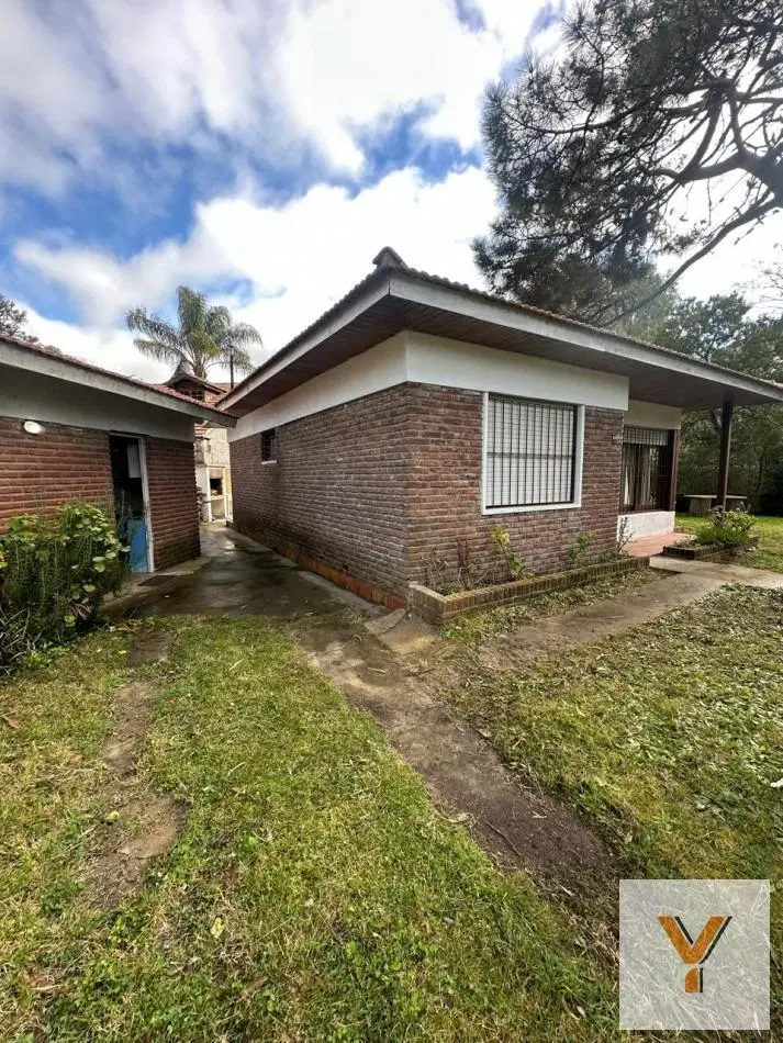Casa en venta - 2 Dormitorios 1 Baño - Villa Gesell 5