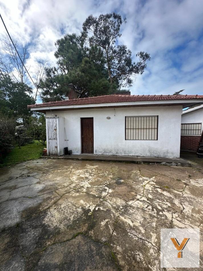 Casa en venta - 2 Dormitorios 1 Baño - Villa Gesell