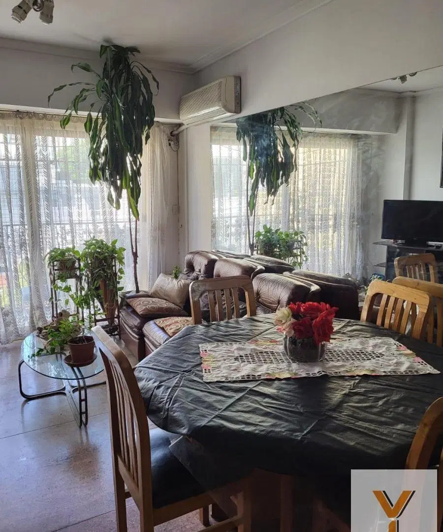 Departamento en venta - 3 Dormitorios 2 Baños - 79Mts2 - Flores 2