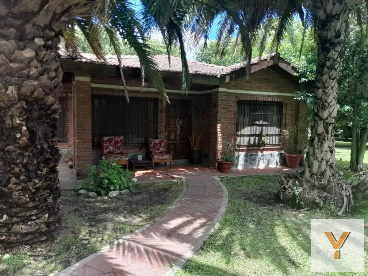 Casa en venta - 2 Dormitorios 2 Baños - Cochera - 2.000Mts2 - Guernica 2
