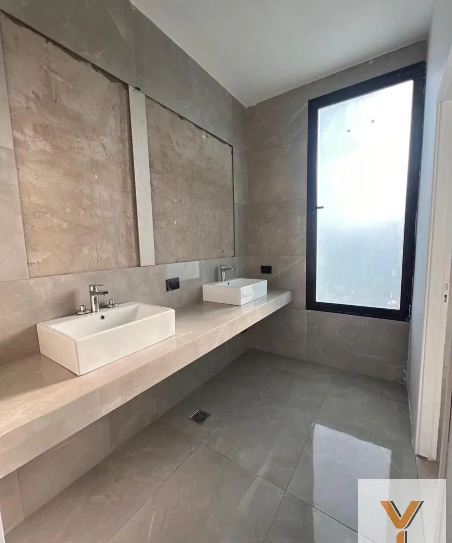 Casa en venta - 3 Dormitorios 2 Baños - Luján 8