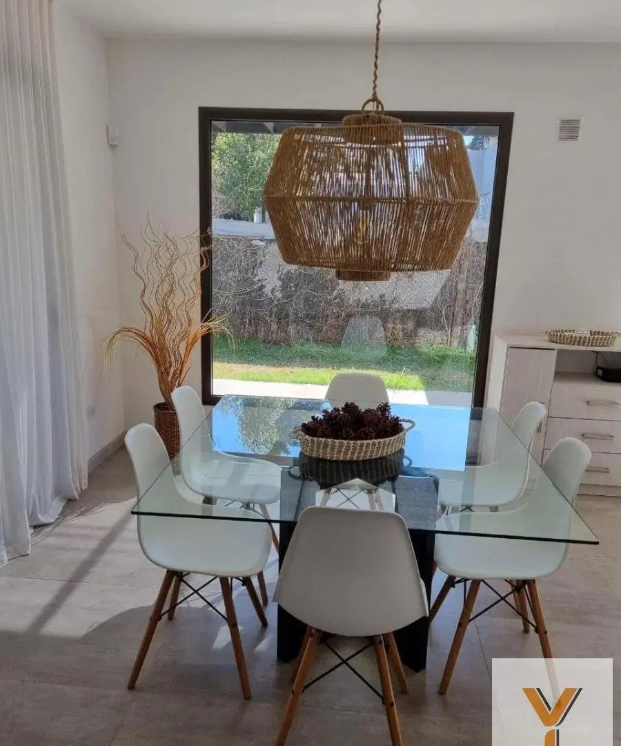 Casa en venta - 3 Dormitorios 3 Baños - 252Mts2 - Villa Quisquizate, Córdoba 8