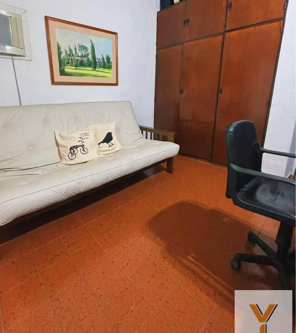 Casa en venta - 3 Dormitorios 2 Baños - Cochera - Berazategui 1