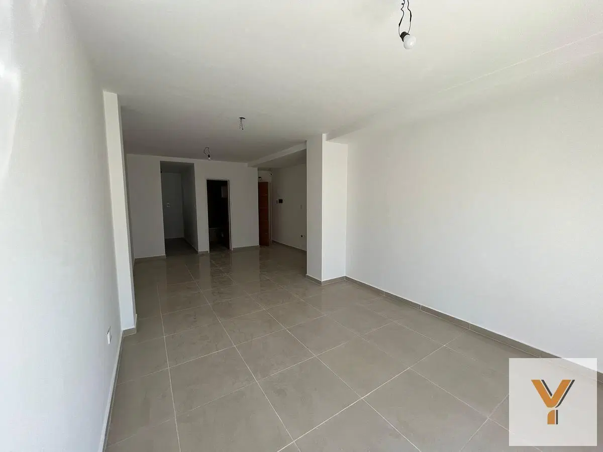 Monoambiente en venta - 38mts2 - Cochera - La Plata 2