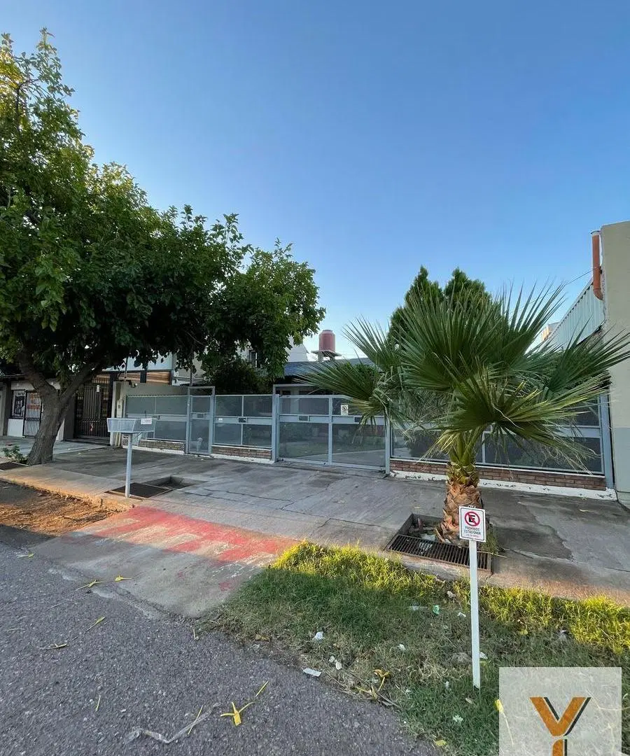 Casa en venta - 2 Dormitorios 1 Baño - General Alvear 8