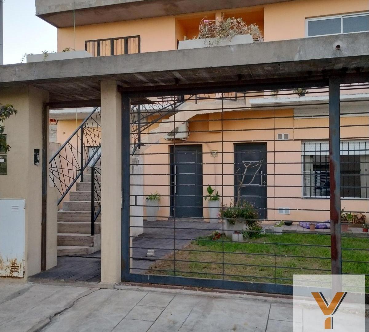 Dúplex en venta - 2 Dormitorios 1 Baño - Cochera - 130Mts2 - Junín