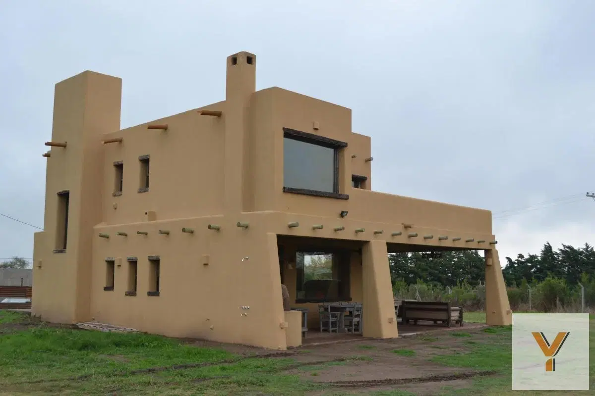 Casa en venta - 3 Dormitorios 3 Baños - 270Mts2 - San Pedro 2