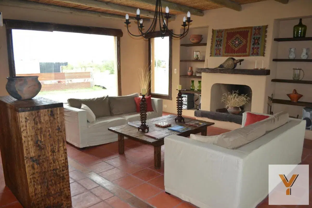 Casa en venta - 3 Dormitorios 3 Baños - 270Mts2 - San Pedro 4