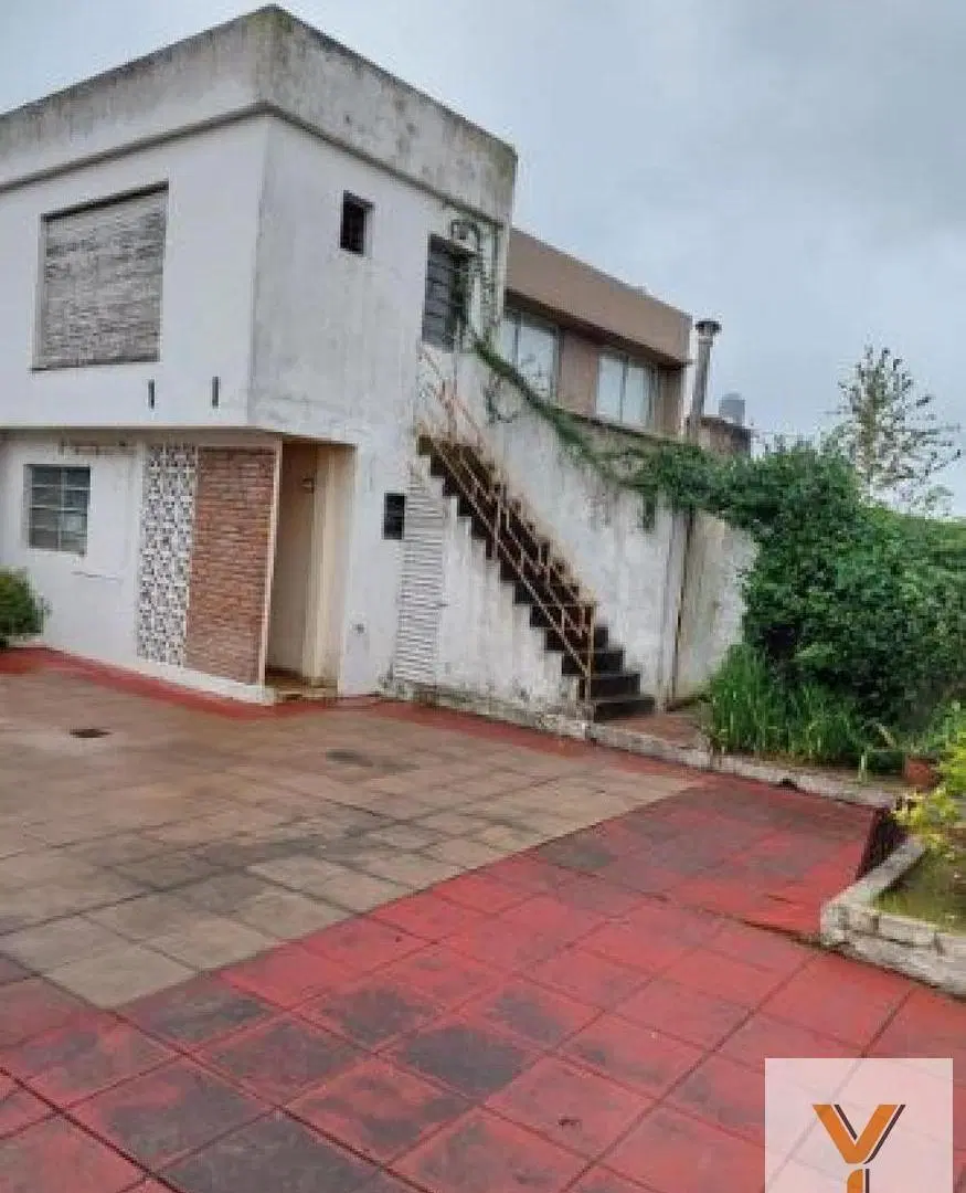 Casa en venta - 4 Dormitorios 2 Baños - Luján 1