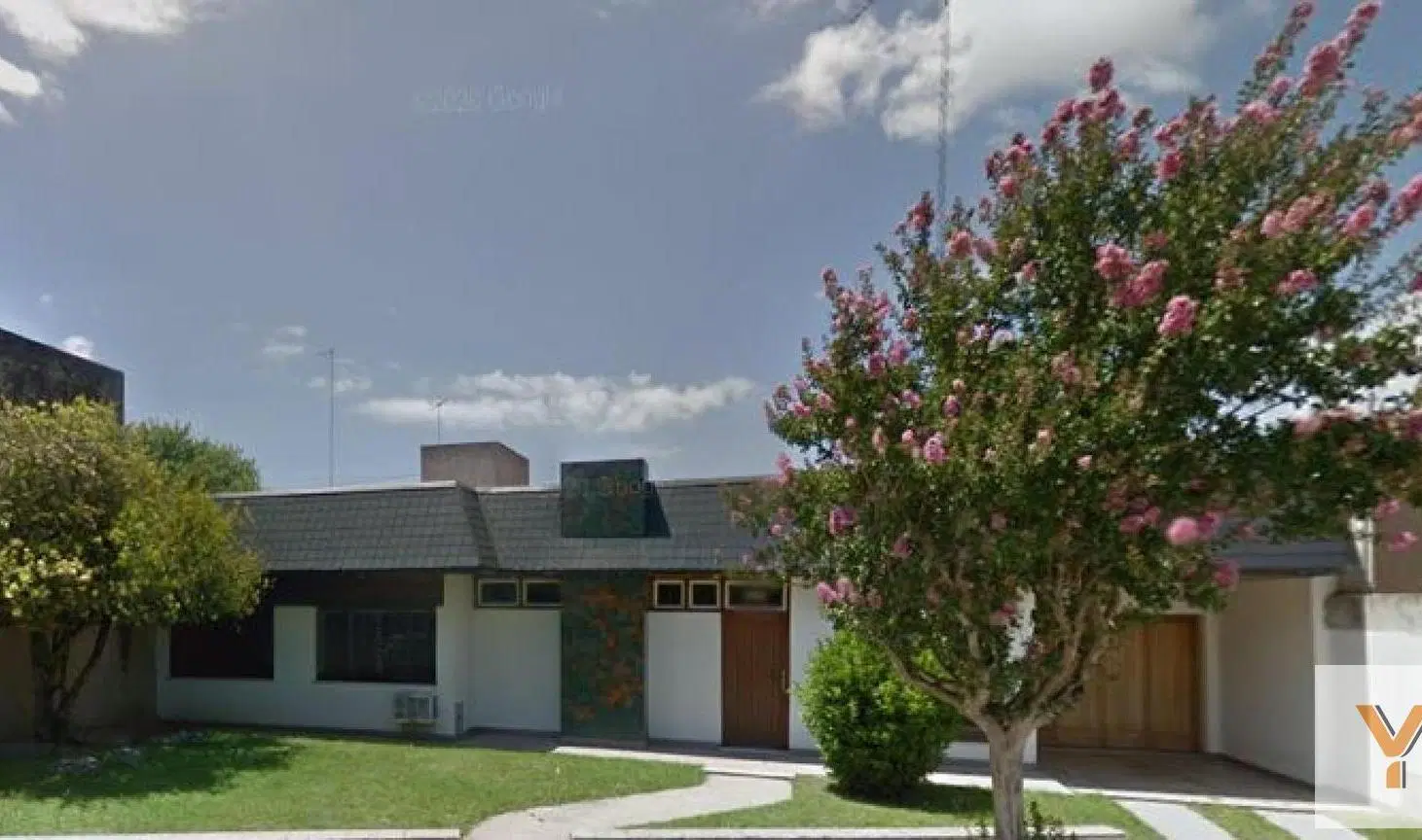Casa en venta - 4 Dormitorios 2 Baños - Luján 2
