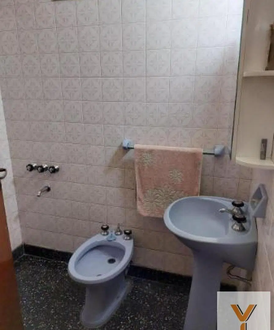 Casa en venta - 4 Dormitorios 2 Baños - Luján 5