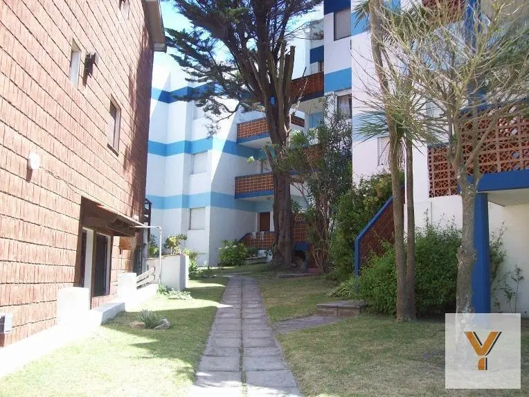 Departamento en venta - 1 dormitorio 1 baño - balcón - 45 mts2 - Villa Gesell 2