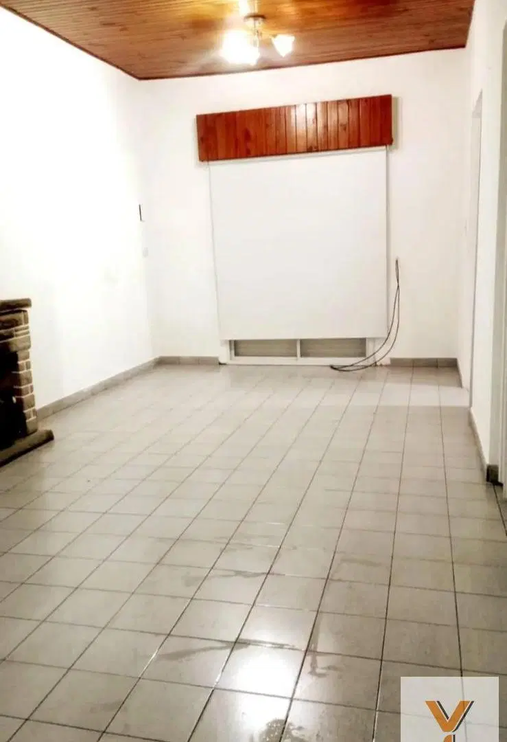 Casas en venta - 2 Dormitorios 2 Baños - 300Mts2 - Morón 3