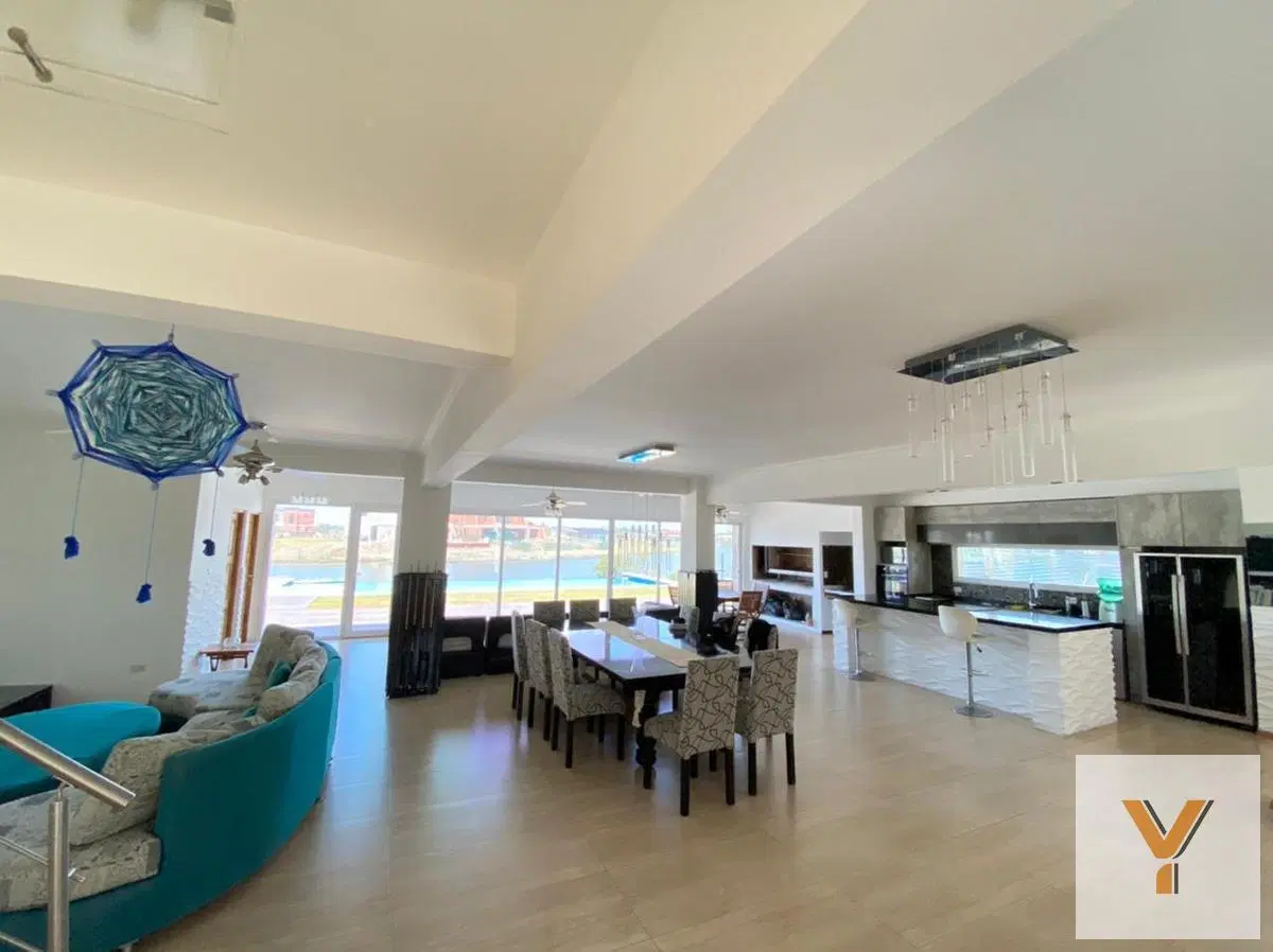 Casa en venta - 4 Dormitorios 4 Baños - Cocheras - 850Mts2 - Escobar 3