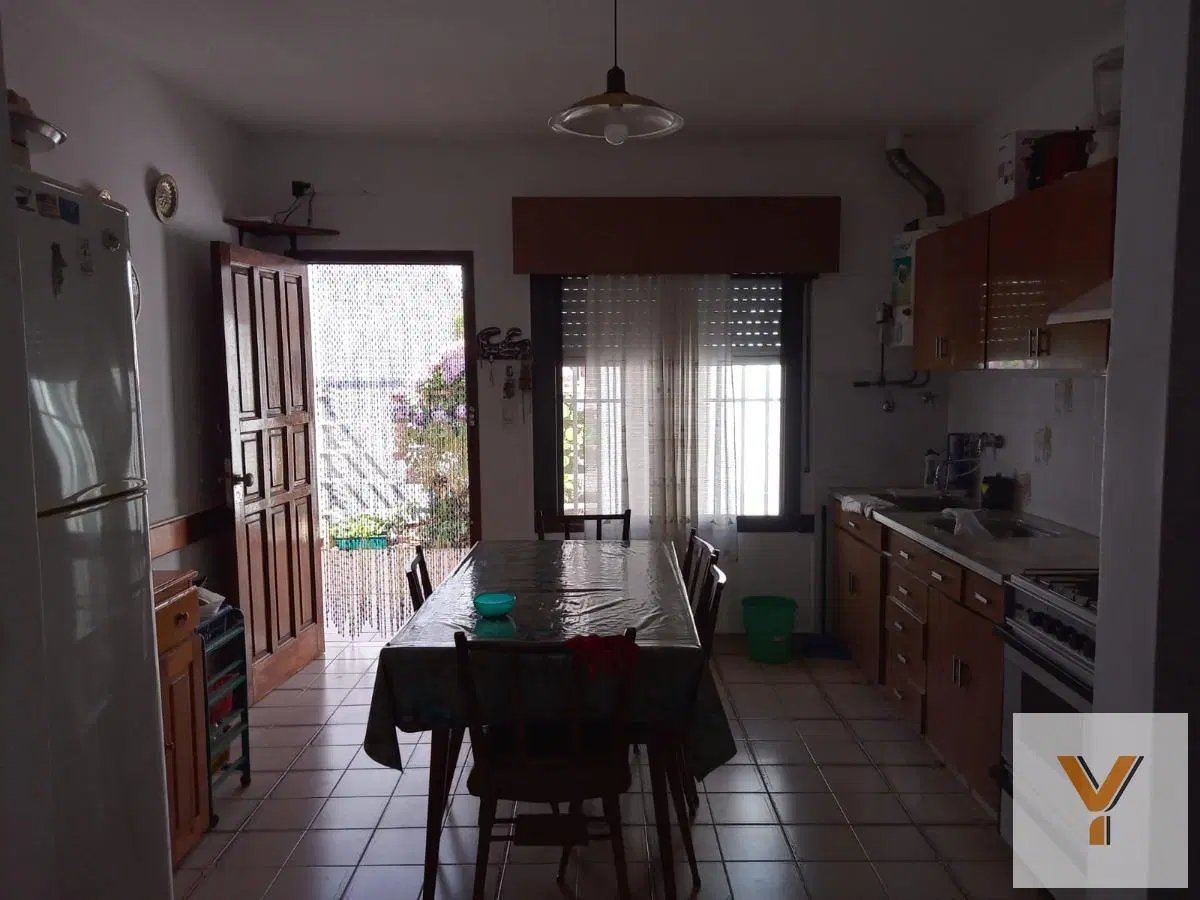 Casa y departamentos en venta  - 10 dormitorios 12 baños - 450mts2  - Mar Del Tuyu 4
