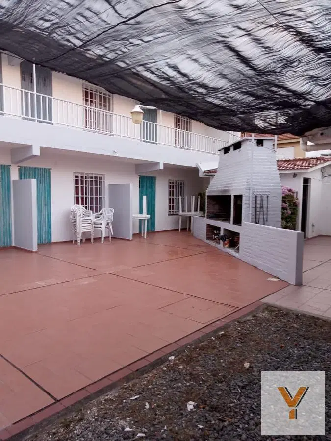 Casa y departamentos en venta  - 10 dormitorios 12 baños - 450mts2  - Mar Del Tuyu 3