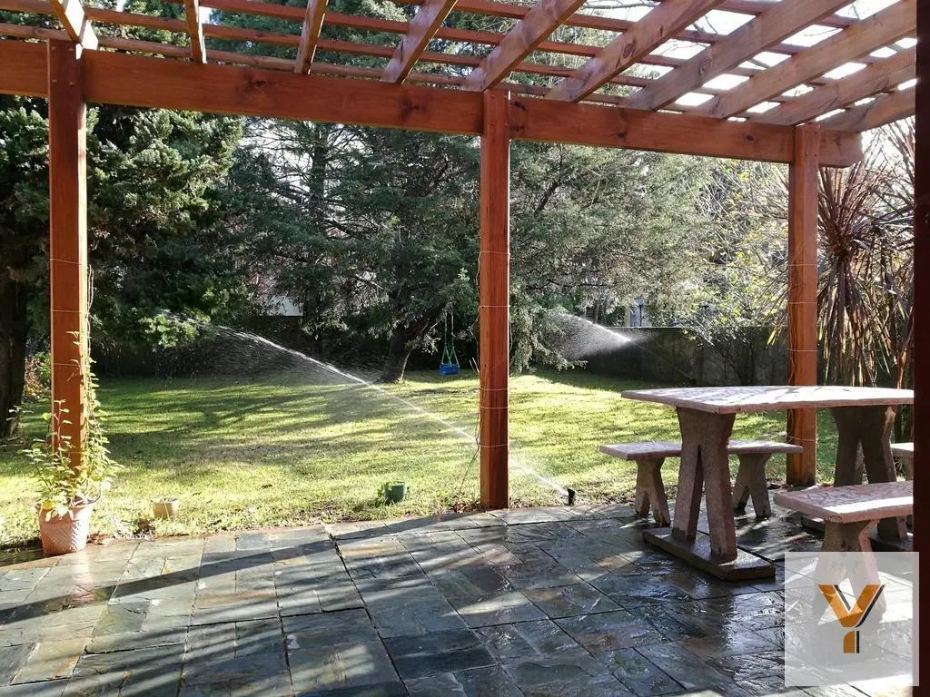 Casa en venta - 4 Dormitorios 2 Baños - Cochera - 487Mts2 - Mar del Tuyú 3