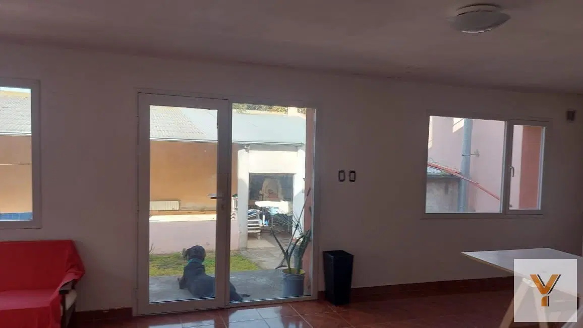 Casa en venta - 2 Dormitorios 4 Baños - 530Mts2 - Necochea 2