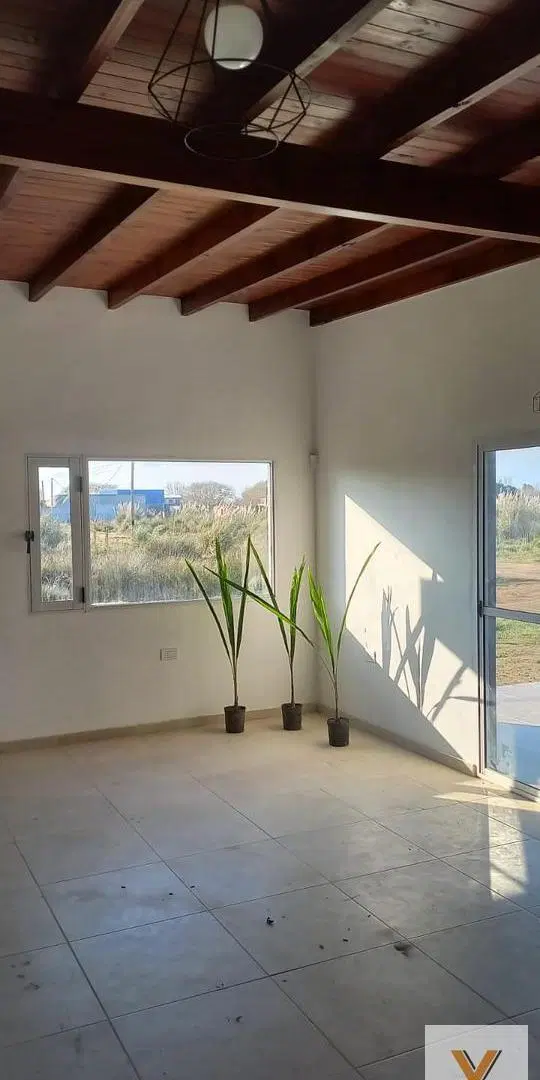 Casa en venta - 2 dormitorios 1 baño - 87mts2 - Mar Del Tuyu 3