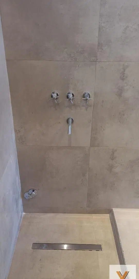Casa en venta - 2 dormitorios 1 baño - 87mts2 - Mar Del Tuyu 2