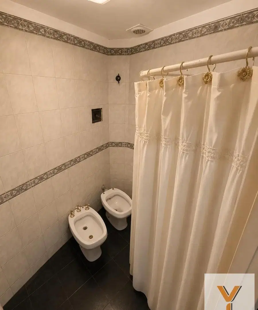 Casa en Venta - 4 Dormitorios 3 Baños - 117mts - Barracas 8