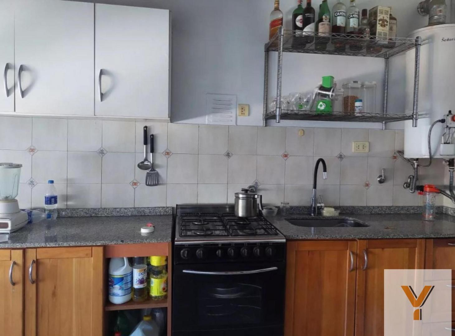 Foto de Casa multifamiliar en venta - 5 Dormitorios 2 Baños - 300Mts2 - Don, imagen 4