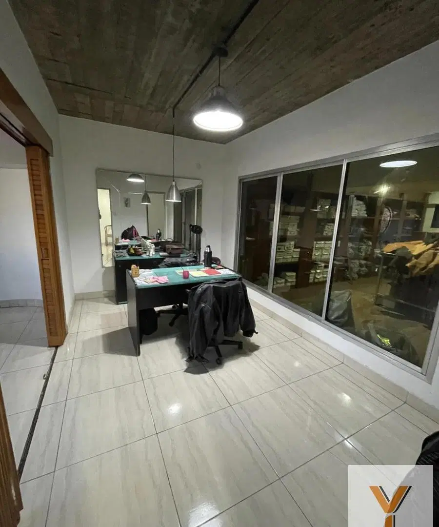 Edificio Comercial en Alquiler - 4 Baños - 1200mts - Lanús 4