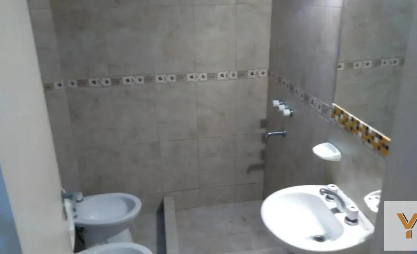 Casa en venta - 1 Dormitorio 1 Baño - Cochera - 131Mts2 - Berisso 5