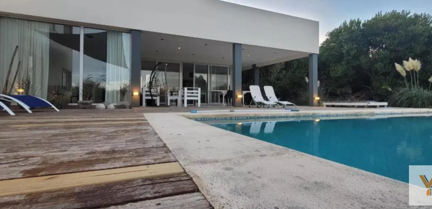 Casa en venta - 5 Dormitorios 4 Baños - 1.550Mts2 - Pinamar 5