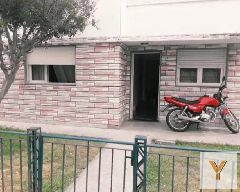 Casa en venta - 2 Dormitorios 1 Baño - Cochera - 300Mts2 - La Plata 2