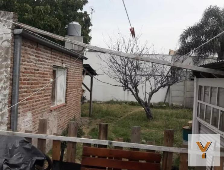 Foto de Casa en venta - 2 Dormitorios 1 Baño - Cochera - 300Mts2 - La Plata, imagen 5