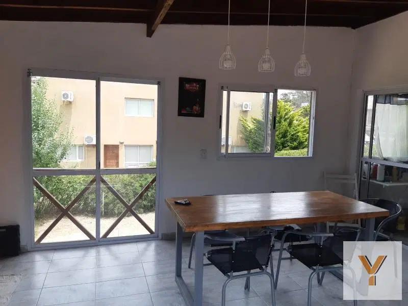 Casa en venta - 2 Dormitorios 2 Baños - Cochera - 620Mts2 - Mar Azul 4