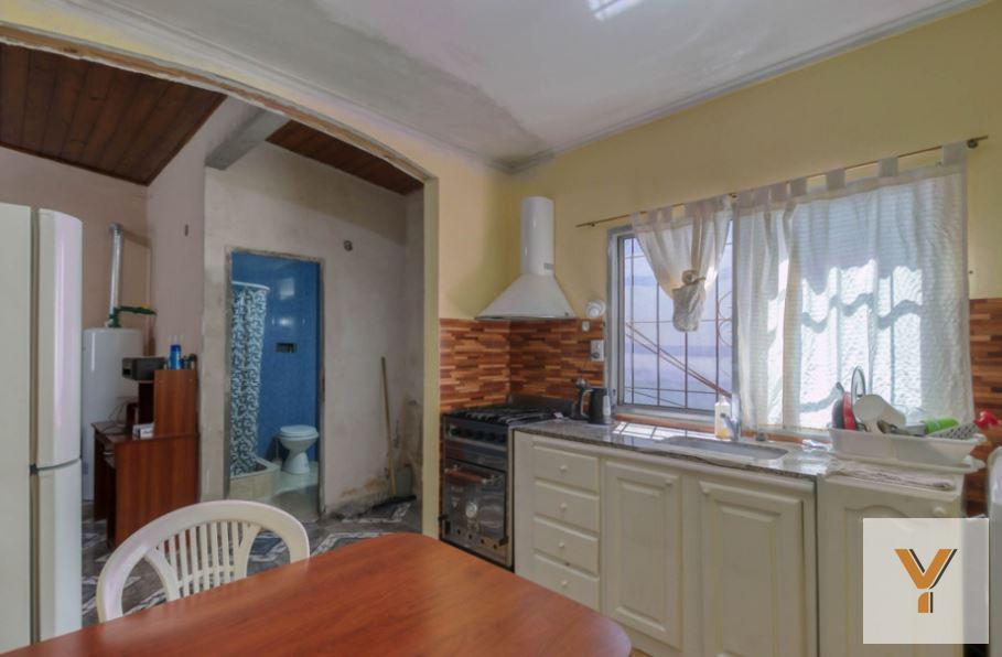Foto de Casa en venta - 7 dormitorios 5 baños y 2 cocheras - 300mts2 totales, imagen 2