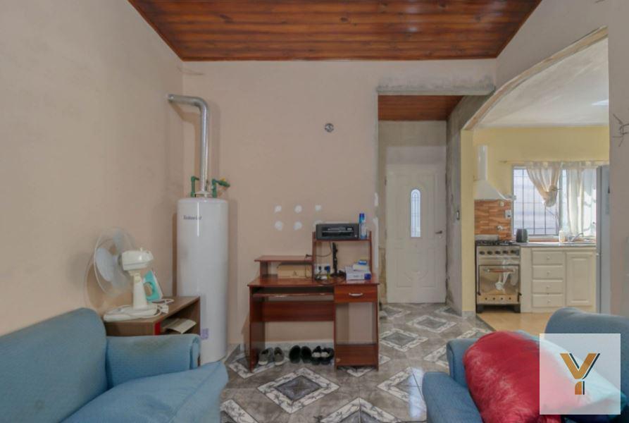 Casa en venta - 7 dormitorios 5 baños y 2 cocheras - 300mts2 totales - Villa Elvira