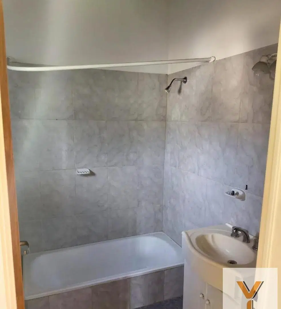Casa en venta - 4 Dormitorios 3 Baños - Moreno 3
