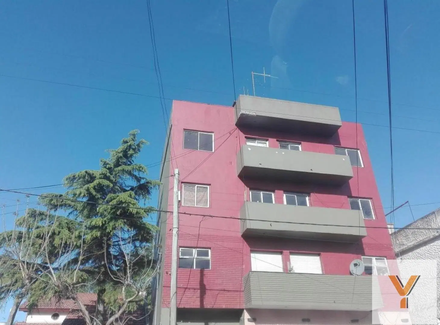 Edificio Comercial en venta - 9 Dormitorios 8 Baños - 650Mts2 - San Clemente del Tuyú 2