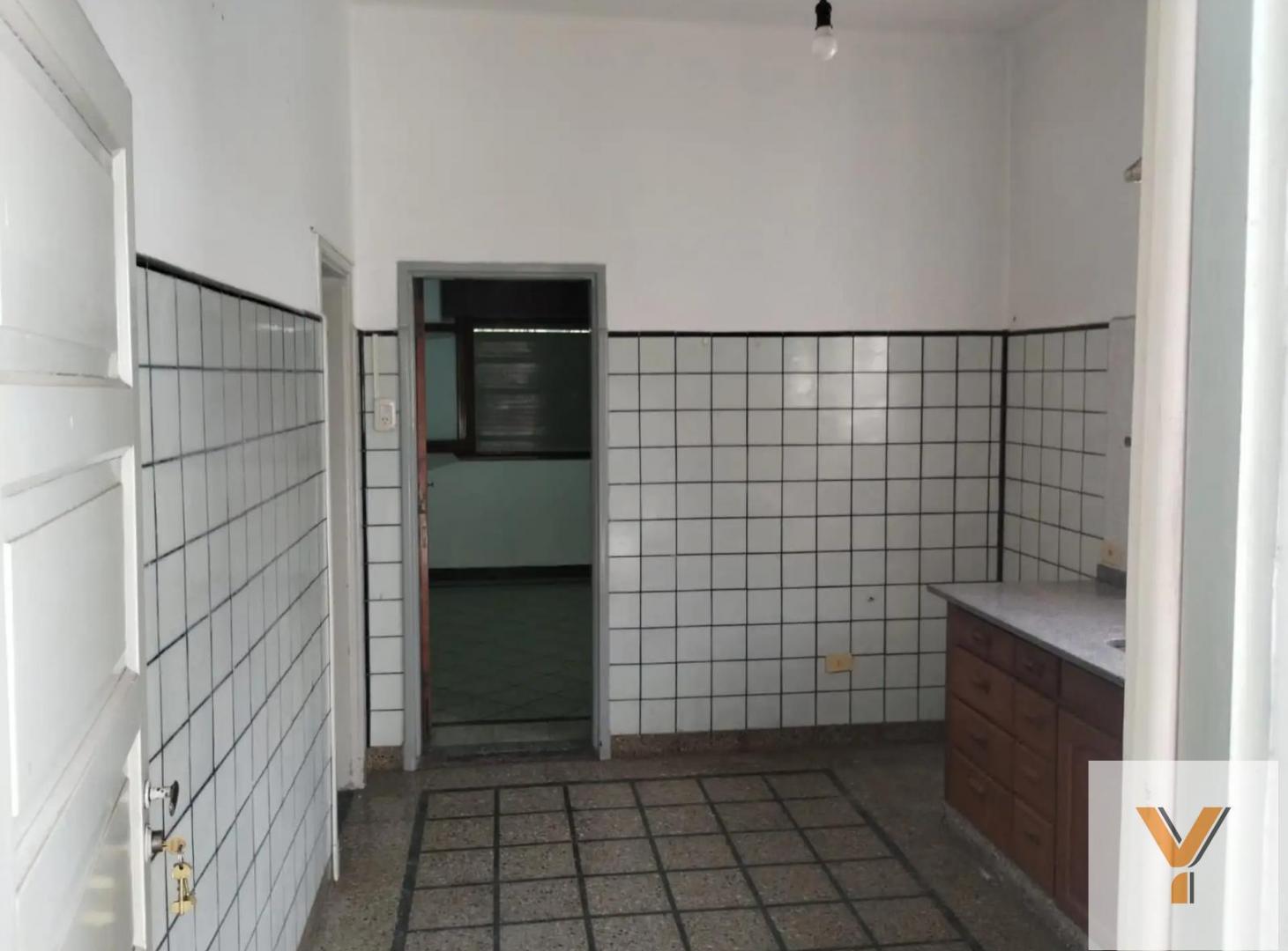 Foto de Casa en venta - 2 Dormitorios 1 Baño - 190Mts2 - Quilmes, imagen 1