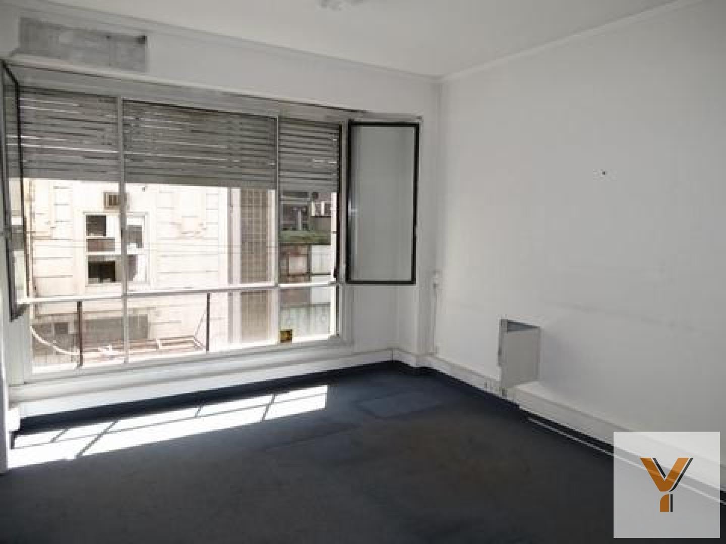 Oficina en venta - 2 privados 1 baño - 40mts2 - Microcentro