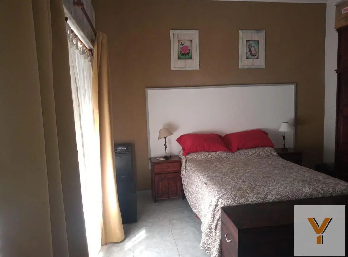 Casa en venta - 2 Dormitorios 2 Baños - Cocheras - 396Mts2 - Chivilcoy 3