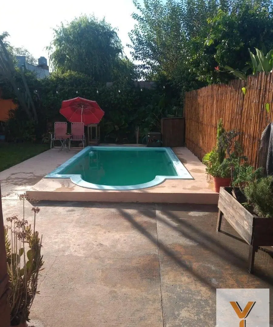 Casa en venta - 2 Dormitorios 2 Baños - Cocheras - 396Mts2 - Chivilcoy 4