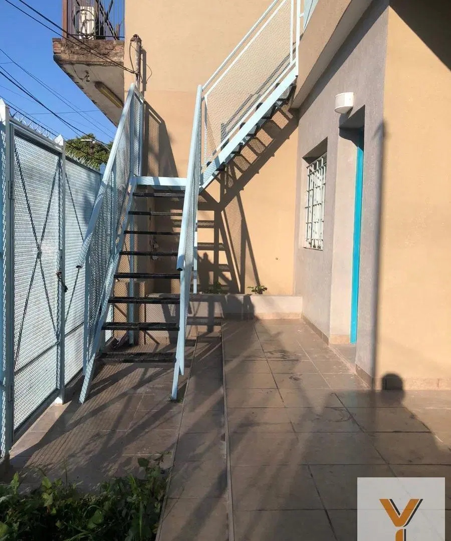 Departamento en venta - 2 Dormitorios 1 Baño - 75Mts2 - Hurlingham 3