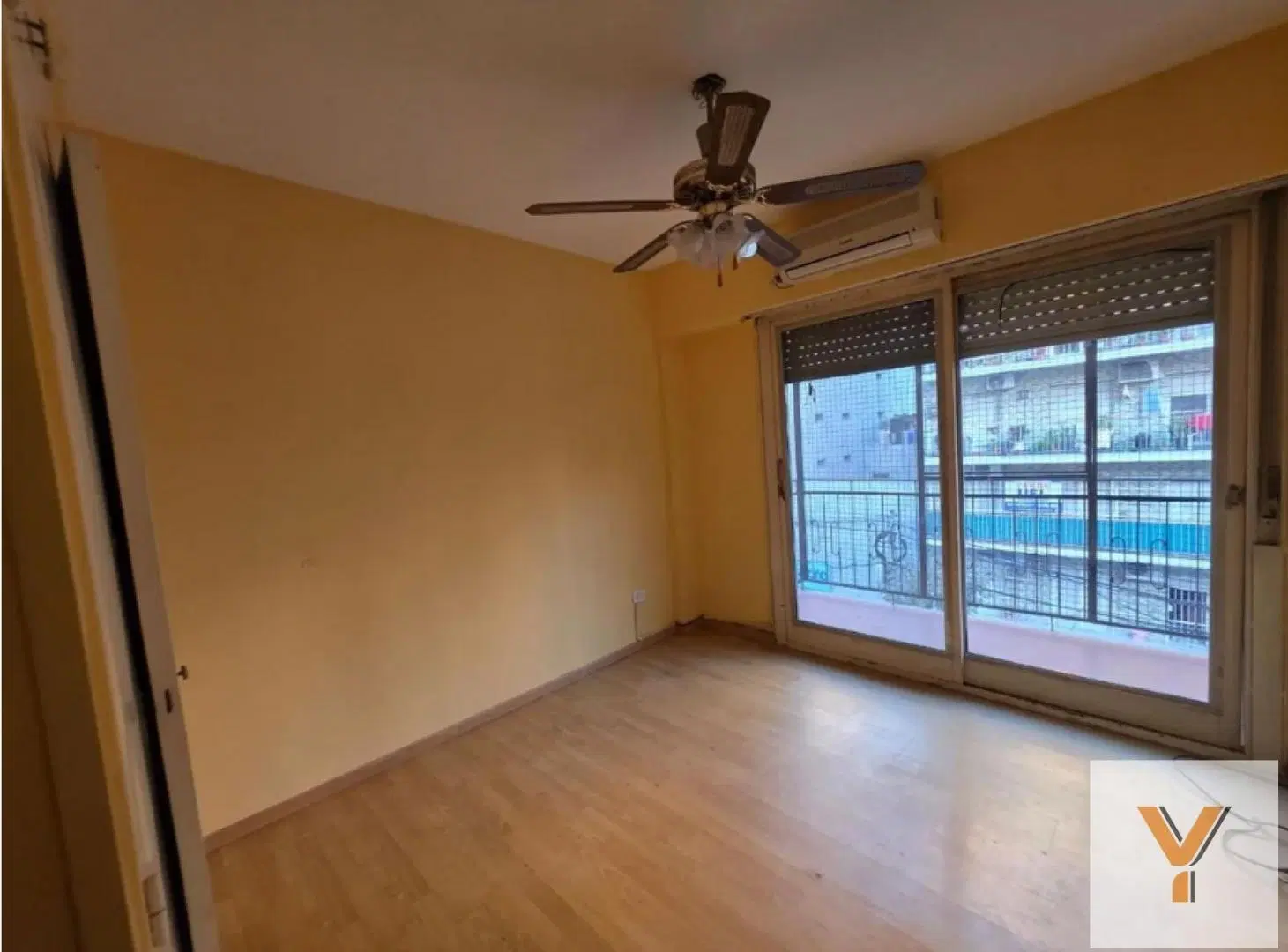 Departamento en Venta - 3 Dormitorios 2 Baños - 93mts - Villa del Parque 5