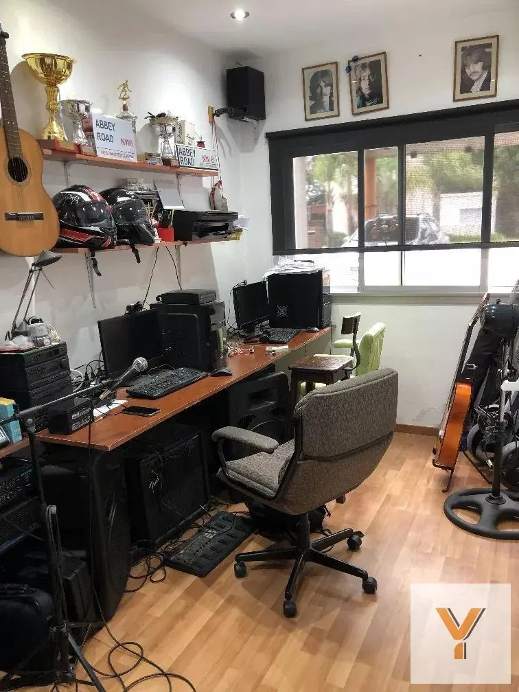 Casa en venta - 4 Dormitorios 3 Baños - Cocheras - 1.100Mts2 - Presidente Perón 5