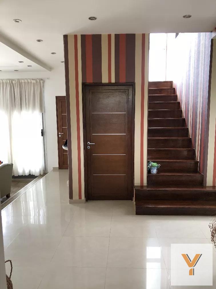 Foto de Casa en venta - 4 Dormitorios 3 Baños - Cocheras - 1.100Mts2, imagen 1