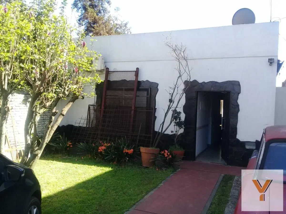 Casa en venta - 3 Dormitorios 1 Baño - Cochera - 450Mts2 - San Justo, La Matanza 2