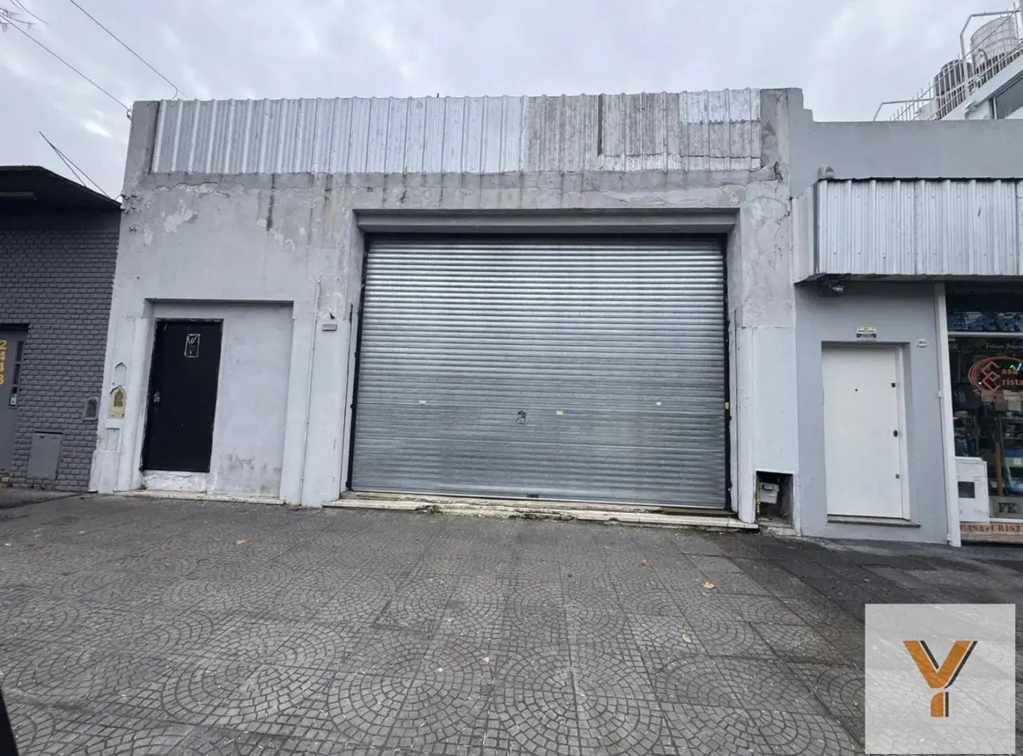 Depósito en Alquiler - 1 Baño - 260mts - Monte Castro 5