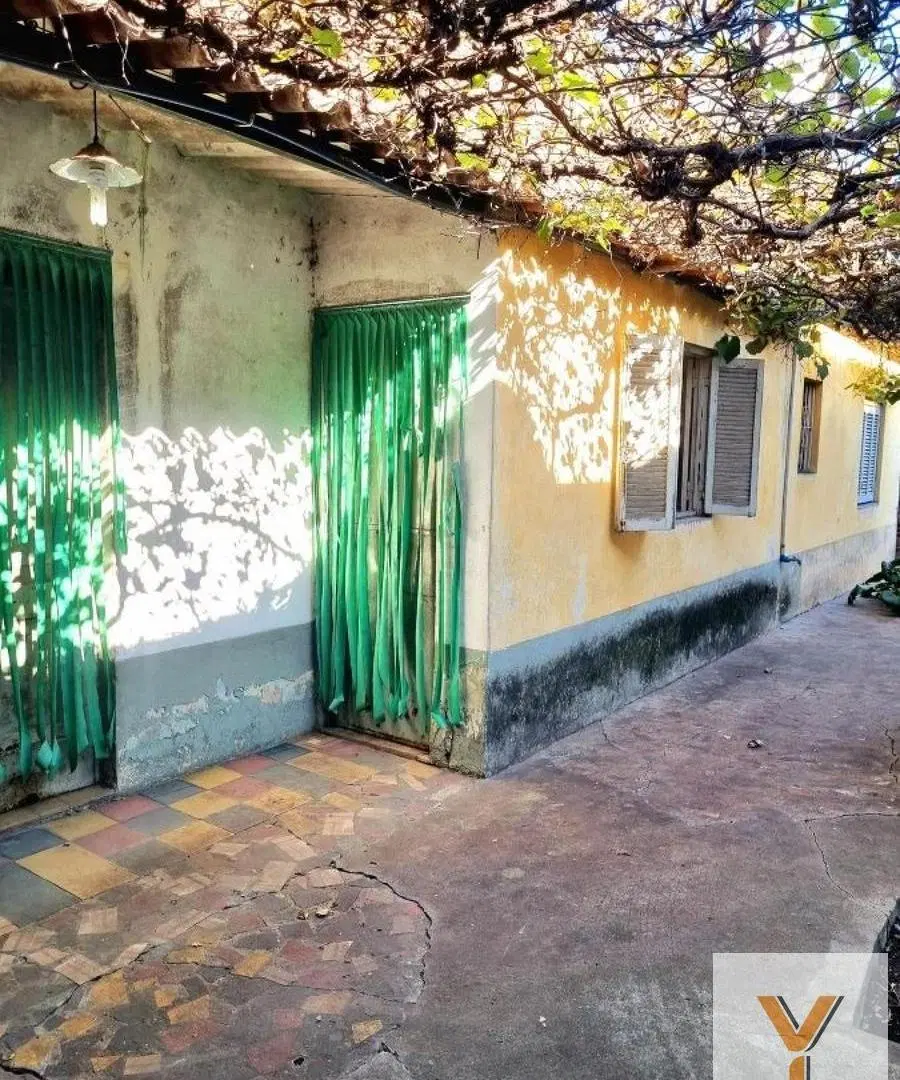 Casa en venta - 2 Dormitorios 1 Baño - Ramos Mejía 2