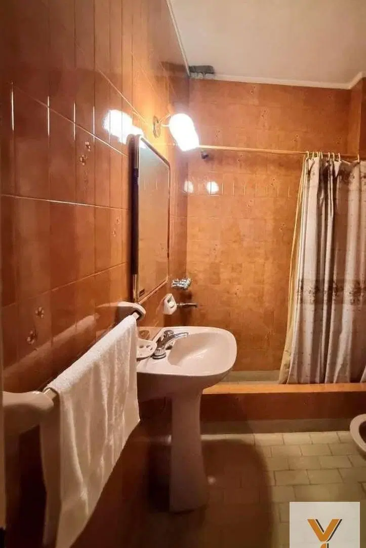 Casa en venta - 2 Dormitorios 1 Baño - Ramos Mejía 5