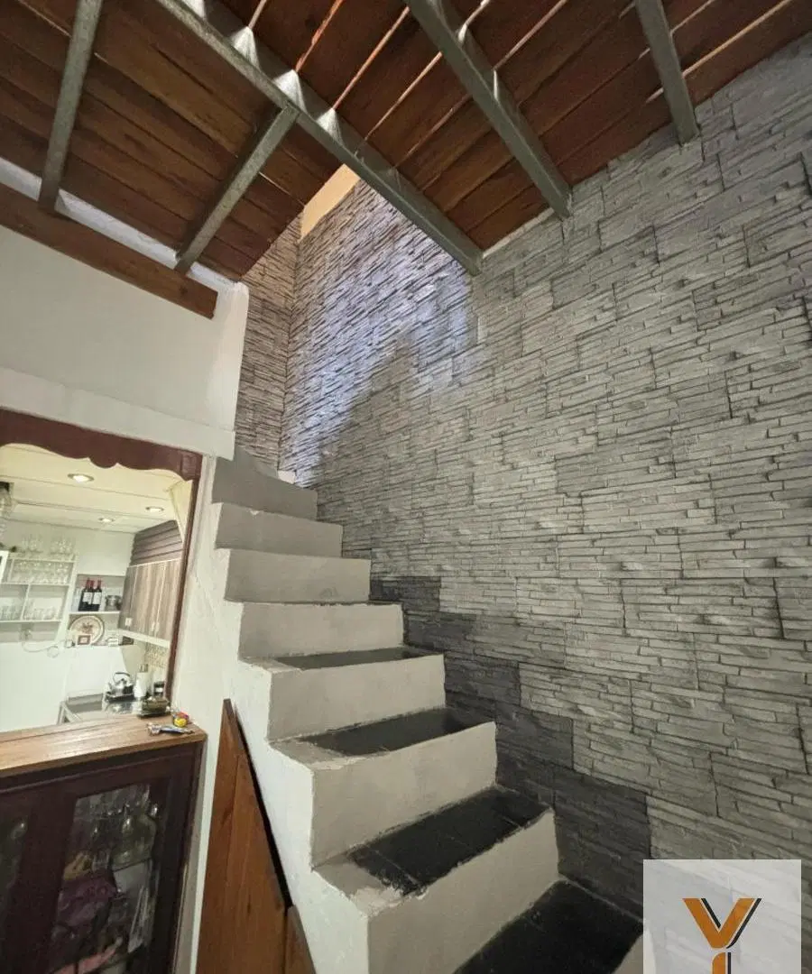 Casa en venta - 3 Dormitorios 2 Baños - 100Mts2 - Sarandí 2